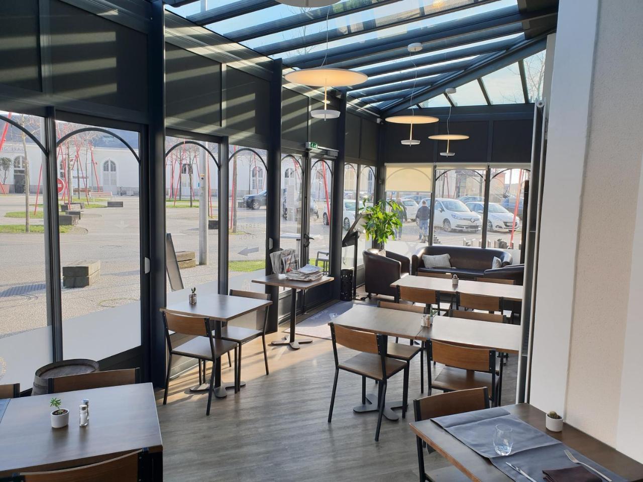 Hotel De La Gare - Restaurant Bistro Quai La Roche-sur-Yon Εξωτερικό φωτογραφία